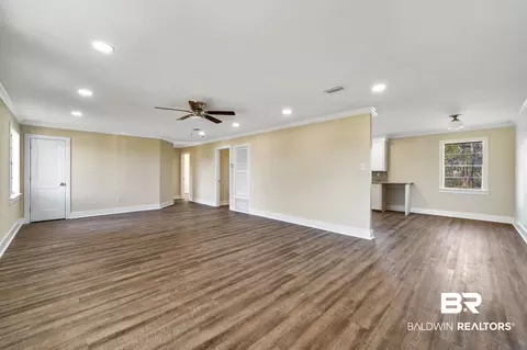 613 E Myrtle Ave, Foley, AL 36535 photo 5
