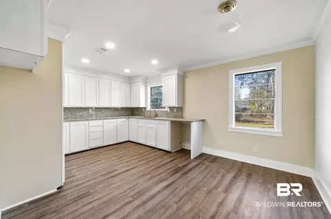 613 E Myrtle Ave, Foley, AL 36535 photo 7