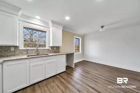 613 E Myrtle Ave, Foley, AL 36535 photo 9