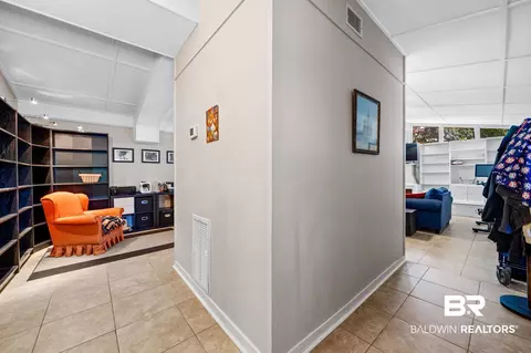 366 N Wacker Ln, Mobile, AL 36608 photo 3