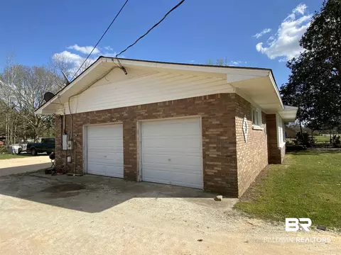 203 Forest Ave, Atmore, AL 36502 photo 2