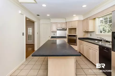 8 S Hathaway Rd, Mobile, AL 36608 photo 11
