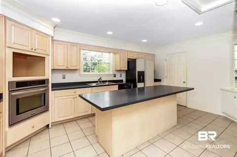 8 S Hathaway Rd, Mobile, AL 36608 photo 12