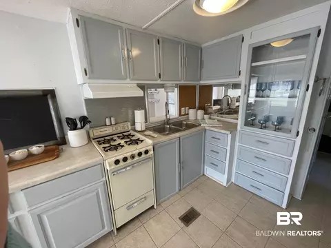 445 Elberta Loop, Lillian, AL 36549 photo 4