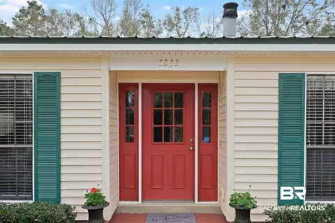 5233 Wilhelm Dr, Mobile, AL 36618 photo 2