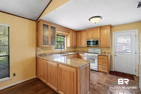 5233 Wilhelm Dr, Mobile, AL 36618 photo 12
