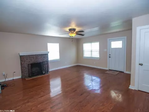 18 Kirby St, Mobile, AL 36607 photo 2