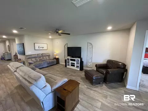 8305 Harmon St, Daphne, AL 36526 photo 4