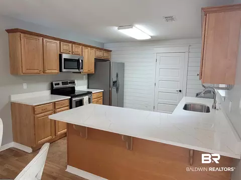 433 S Section St, Fairhope, AL 36532 photo 3