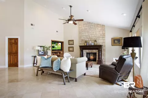 9300 Neumann Dr, Elberta, AL 36530 photo 4