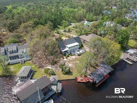 9162 Neumann Dr, Elberta, AL 36530 photo 2