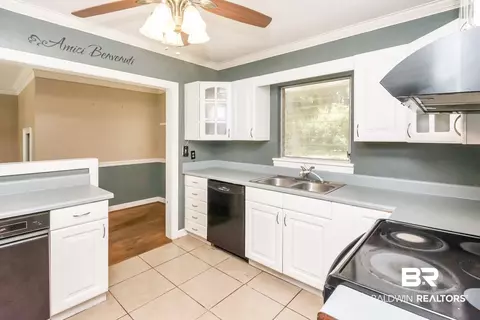 62 Sherwood Dr, Mobile, AL 36606 photo 10