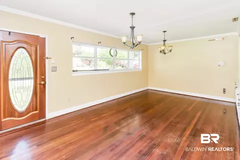 62 Sherwood Dr, Mobile, AL 36606 photo 4