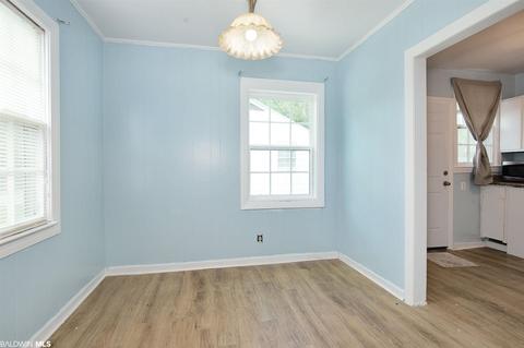 859 E Victory Dr, Mobile, AL 36606 photo 5