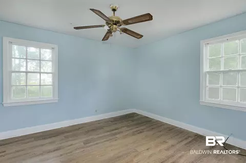 859 E Victory Dr, Mobile, AL 36606 photo 8