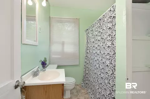 859 E Victory Dr, Mobile, AL 36606 photo 9