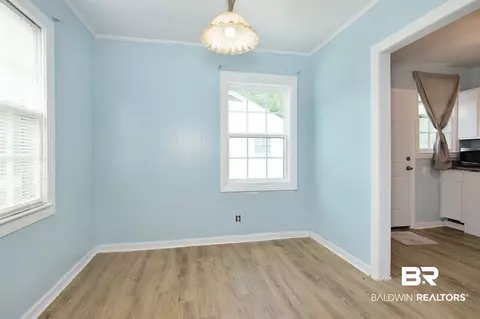 859 E Victory Dr, Mobile, AL 36606 photo 5