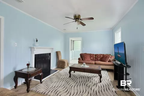 859 E Victory Dr, Mobile, AL 36606 photo 3