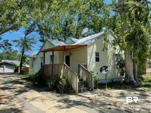 505 E Myrtle Ave, Foley, AL 36535 photo 2