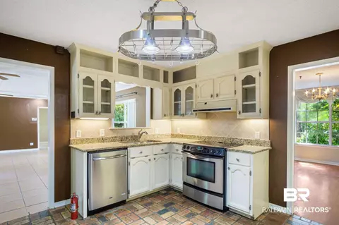109 Lakeview Loop, Daphne, AL 36526 photo 8