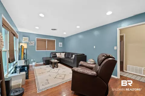 2571 E Daniels Rd, Mobile, AL 36605 photo 4