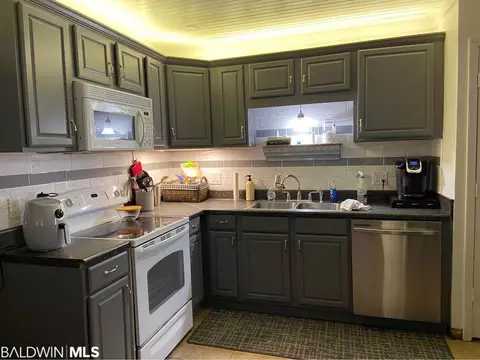 266 Jackson Blvd, Mobile, AL 36609 photo 2