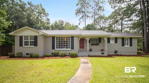 4577 Hillview Dr, Mobile, AL 36609 photo 1