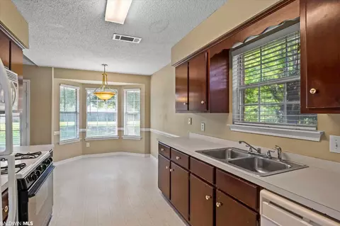 2965 Barlett Dr, Mobile, AL 36608 photo 6