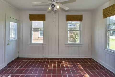 2608 Spring Hill Ave, Mobile, AL 36607 photo 9
