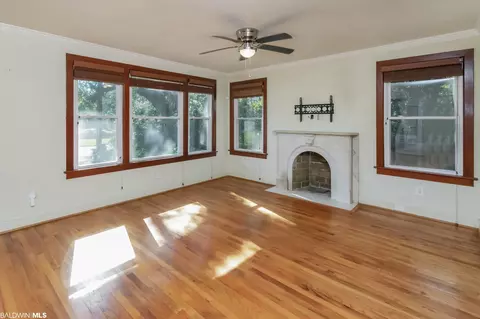 2608 Spring Hill Ave, Mobile, AL 36607 photo 4