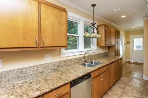 2608 Spring Hill Ave, Mobile, AL 36607 photo 15