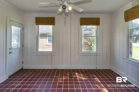 2608 Spring Hill Ave, Mobile, AL 36607 photo 9