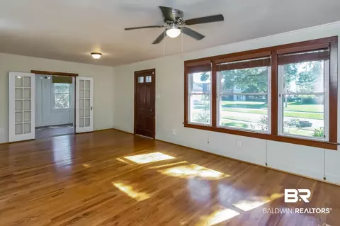 2608 Spring Hill Ave, Mobile, AL 36607 photo 6