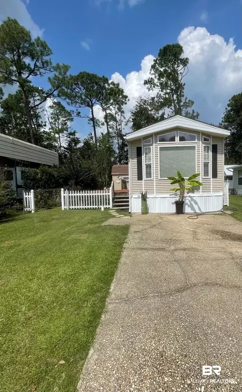 193 Defuniak Loop, Lillian, AL 36549 photo 1