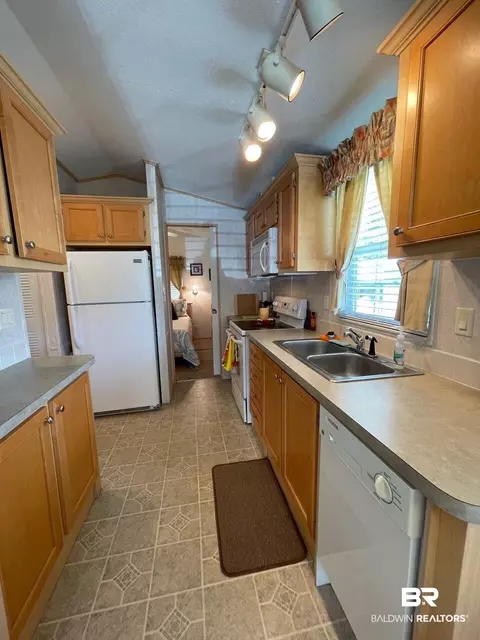 193 Defuniak Loop, Lillian, AL 36549 photo 10