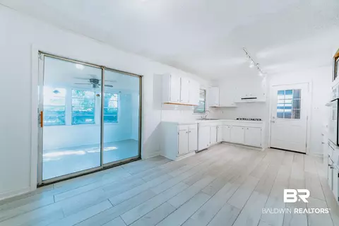 561 Markham Dr, Mobile, AL 36609 photo 6