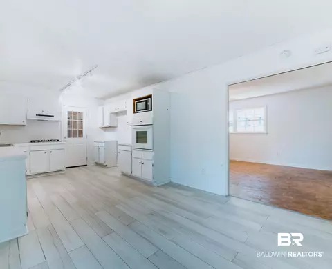 561 Markham Dr, Mobile, AL 36609 photo 7