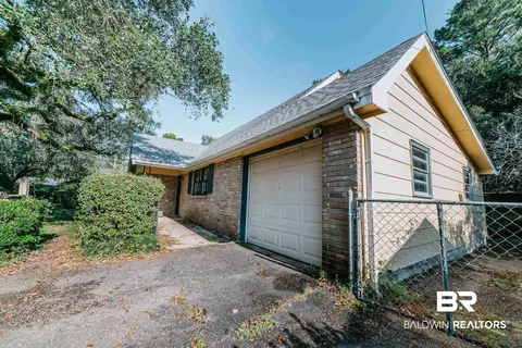 561 Markham Dr, Mobile, AL 36609 photo 3