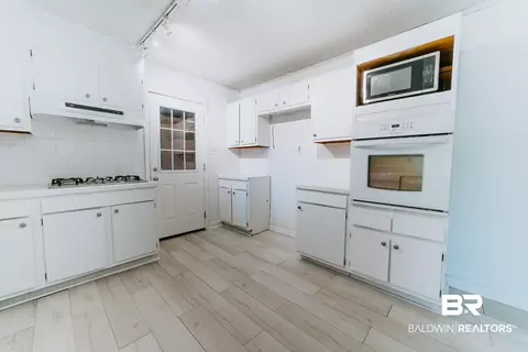 561 Markham Dr, Mobile, AL 36609 photo 8