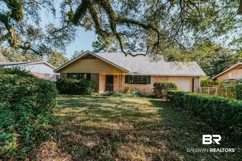 561 Markham Dr, Mobile, AL 36609 photo 2