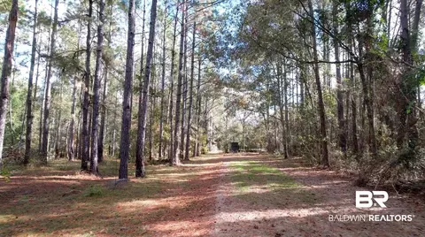 7111 Circle Rd, Mcdavid, FL 32568 photo 2