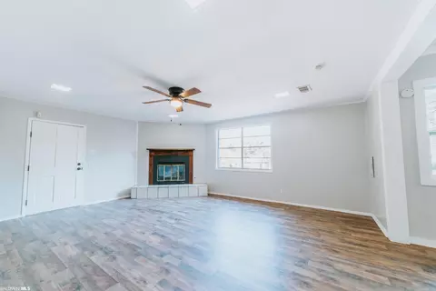 720 E Salvia St, Mobile, AL 36606 photo 9