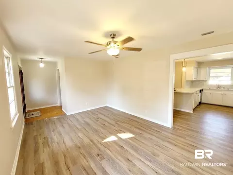 1605 Regency Dr, Mobile, AL 36693 photo 3