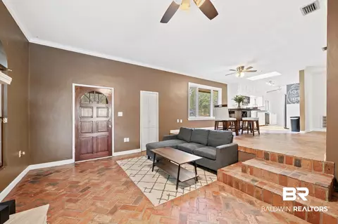 305 Wayne Pl, Mobile, AL 36609 photo 3