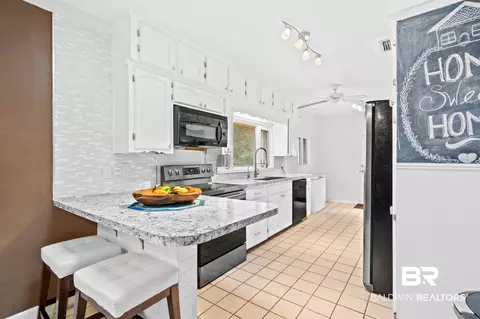 305 Wayne Pl, Mobile, AL 36609 photo 5
