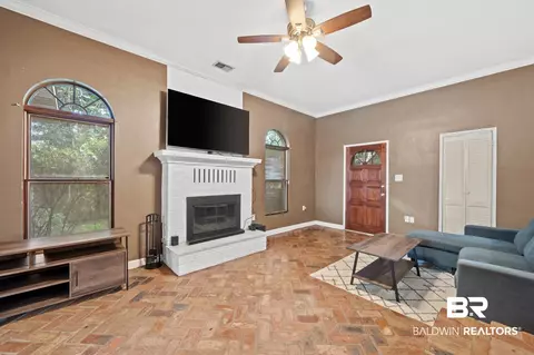 305 Wayne Pl, Mobile, AL 36609 photo 2