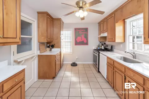 22 Benedict Pl, Mobile, AL 36606 photo 9