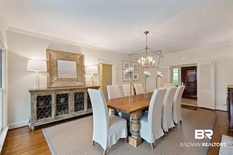 301 E Durham Dr, Mobile, AL 36606 photo 4