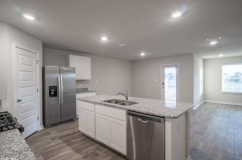 8123 Irwin Loop, Daphne, AL 36526 photo 5