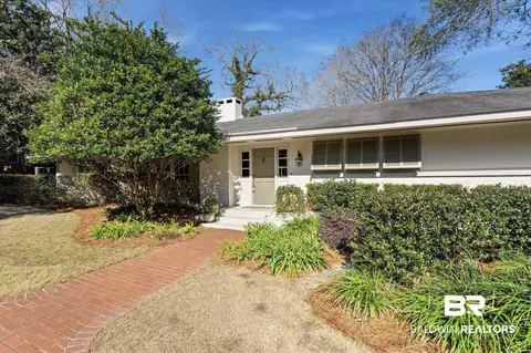 14 N Spring Bank Rd, Mobile, AL 36608 photo 2